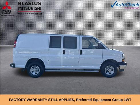 Used 2024 Chevrolet Express 2500 w/ Driver Convenience Package RWD image 4