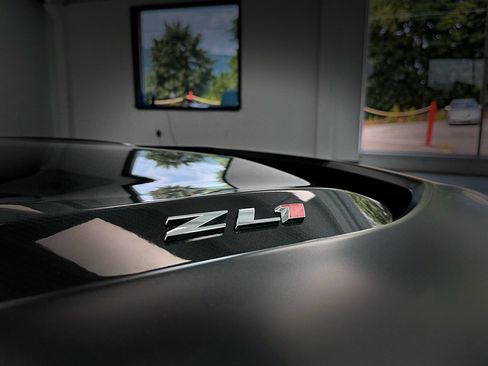 Used 2018 Chevrolet Camaro ZL1 RWD image 27