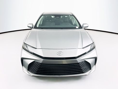 Used 2025 Toyota Camry LE FWD image 2