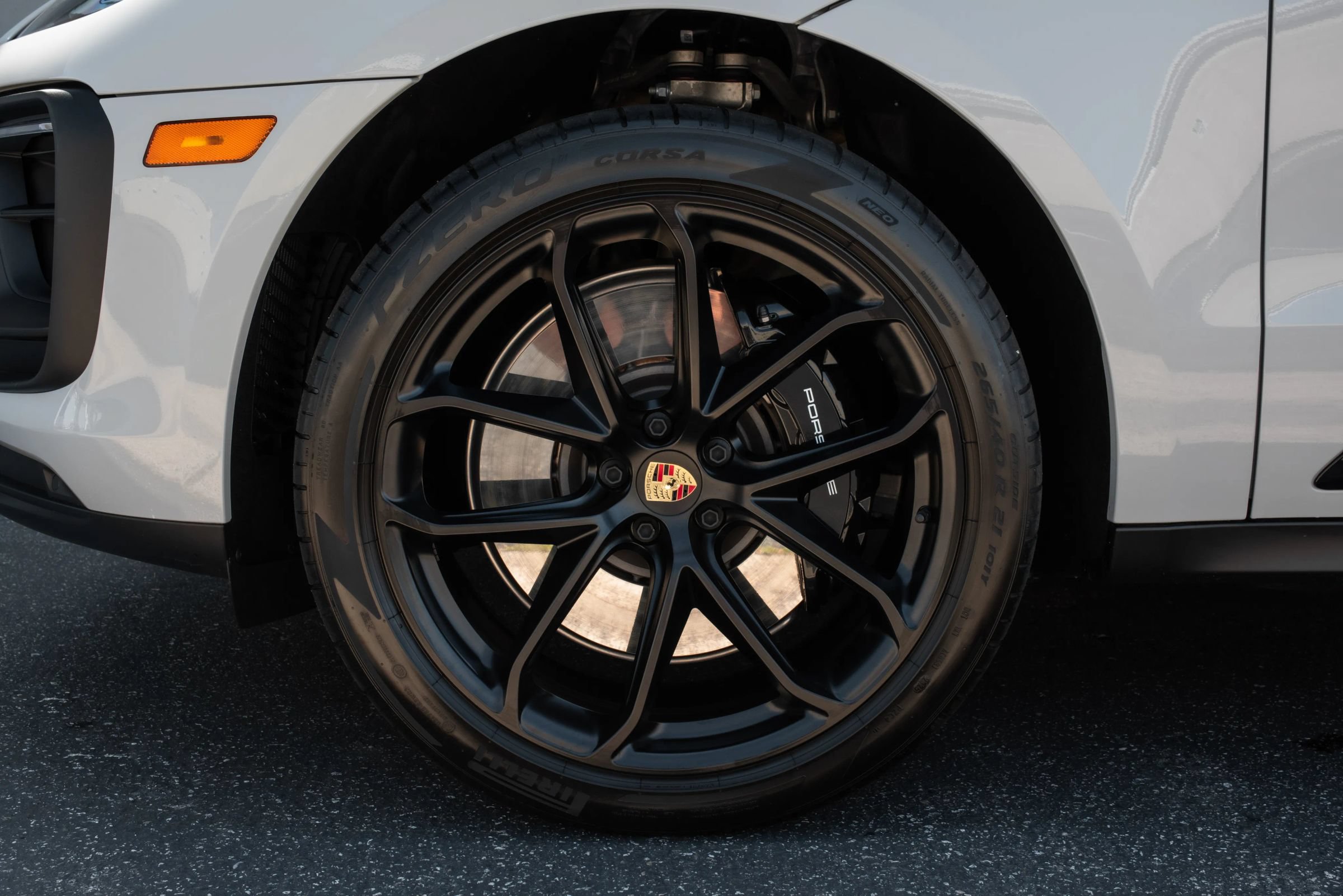 Used 2026 Porsche Macan GTS AWD/4WD image 38
