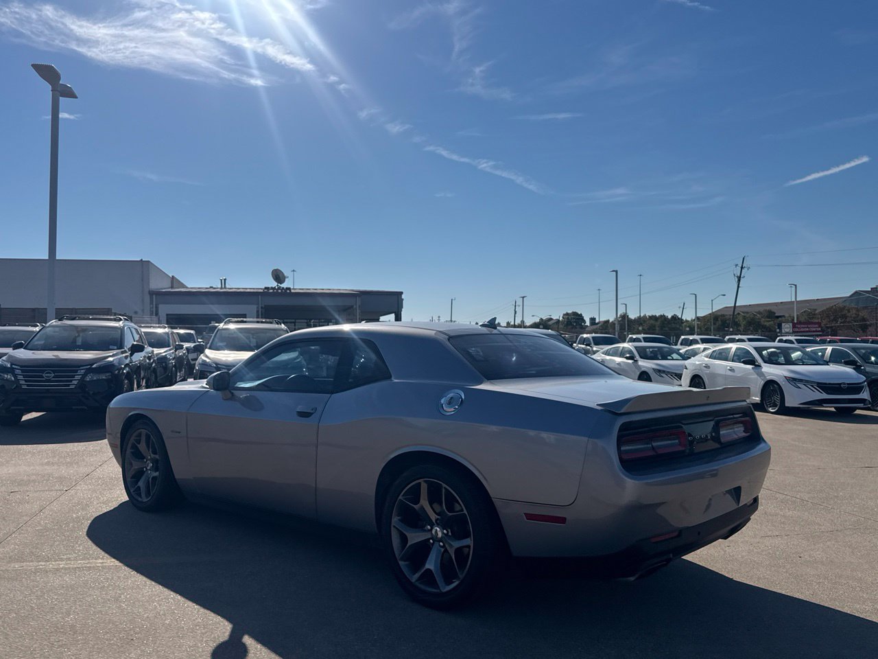 Used 2017 Dodge Challenger R/T w/ Driver Convenience Group RWD image 19