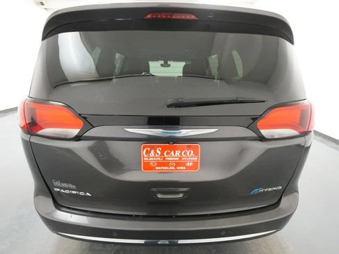 Used 2018 Chrysler Pacifica Touring-L FWD image 8