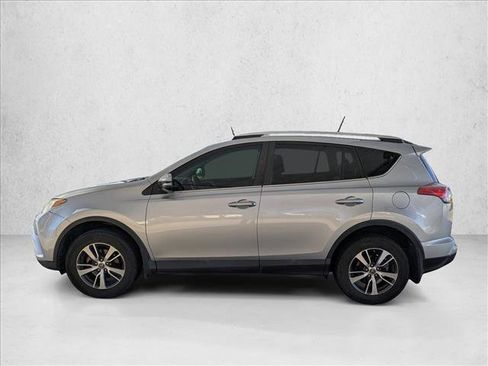Used 2016 Toyota RAV4 XLE image 9