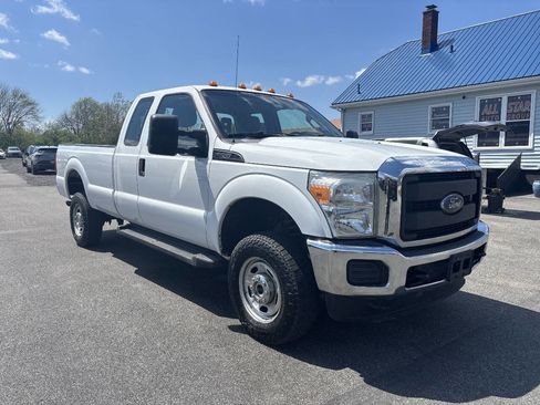 Used 2016 Ford F250 XL w/ XL Appearance Package AWD/4WD image 9