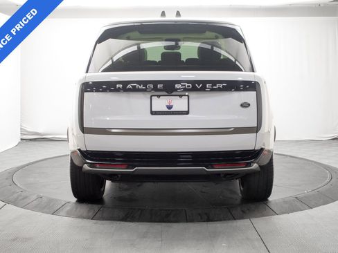 Used 2023 Land Rover Range Rover SE AWD/4WD image 4
