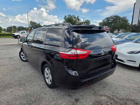 Used 2015 Toyota Sienna LE FWD image 5
