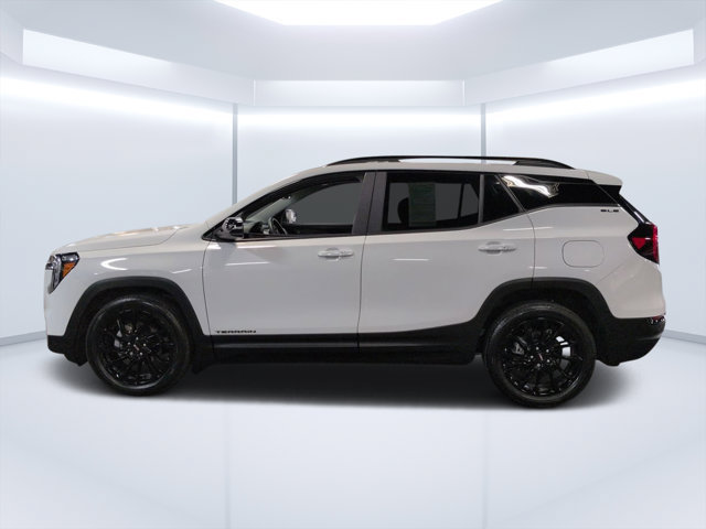 Used 2024 GMC Terrain SLE w/ Driver Convenience Package FWD image 6