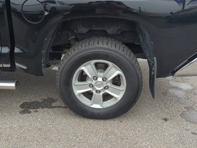 Used 2014 Toyota Tundra SR5 w/ SR5 Upgrade Package AWD/4WD image 12