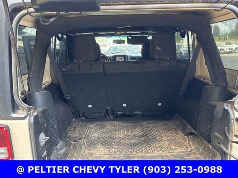 Used 2018 Jeep Wrangler Unlimited Sport S image 20