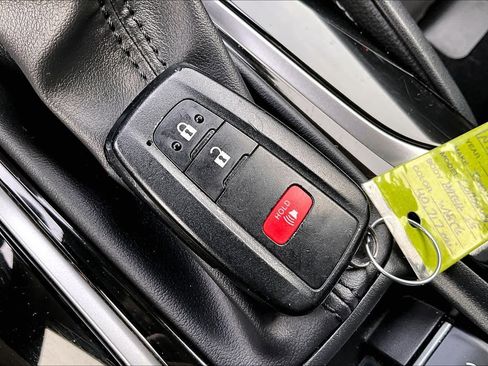 Used 2022 Toyota Corolla SE image 13