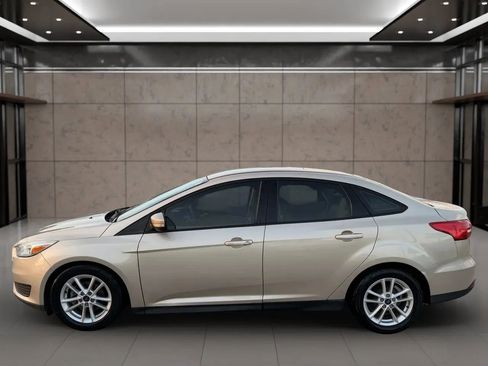 Used 2017 Ford Focus SE image 7