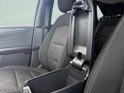 Used 2025 Ford Escape Active AWD/4WD image 19