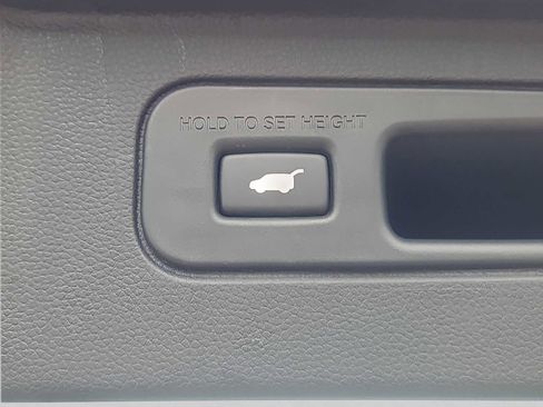 Certified 2023 Honda Pilot Touring image 21