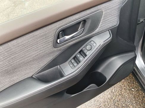 Used 2021 Nissan Rogue SV image 22