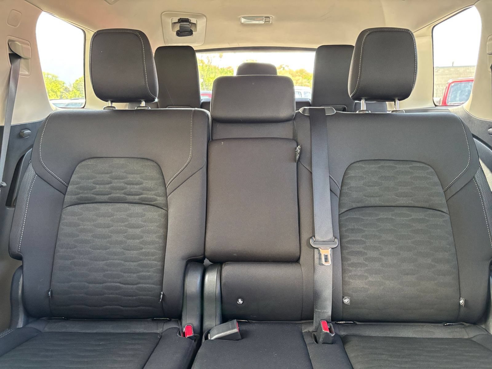 Used 2025 Nissan Pathfinder SV AWD/4WD image 40