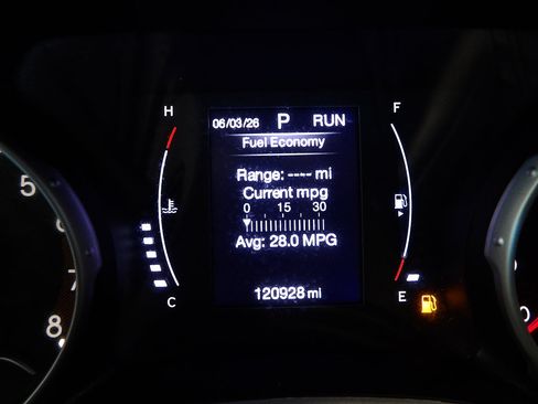Used 2018 Jeep Compass Latitude w/ Cold Weather Group AWD/4WD image 30