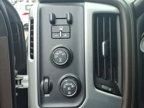 Used 2016 GMC Sierra 1500 SLE w/ SLE Value Package image 12