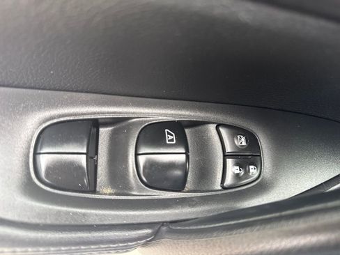 Used 2018 Nissan Rogue Sport S w/ S Appearance Package image 15