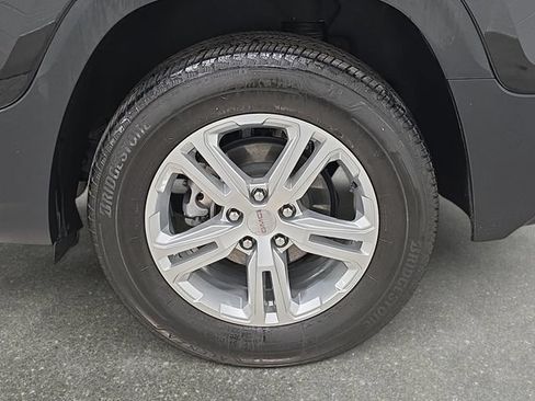 Used 2024 GMC Terrain SLE AWD/4WD image 30