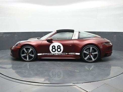 Certified 2021 Porsche 911 AWD/4WD image 2