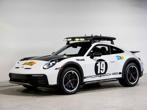 Used 2024 Porsche 911 Dakar image 6