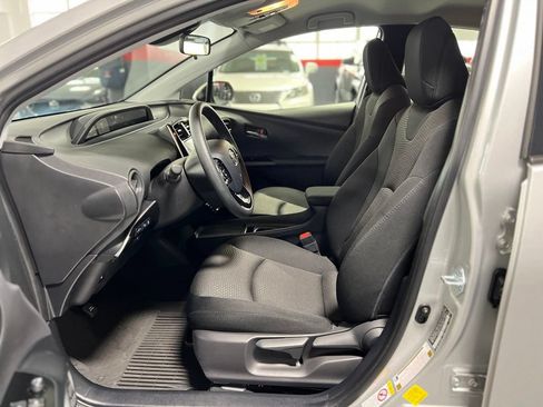 Certified 2022 Toyota Prius LE FWD image 8