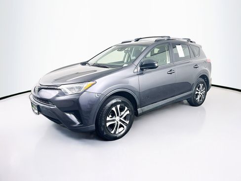Used 2018 Toyota RAV4 LE image 3