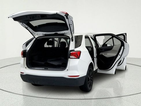 Used 2024 Chevrolet Equinox LS w/ LS Convenience Package FWD image 12