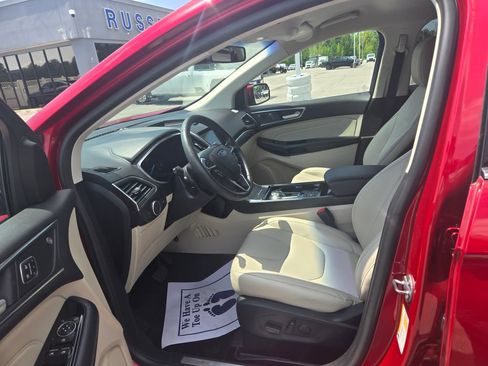 Used 2020 Ford Edge Titanium FWD image 7