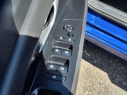 Certified 2023 Hyundai Elantra SE FWD image 21