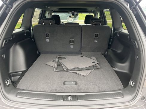 New 2025 Jeep Grand Cherokee 4WD image 14