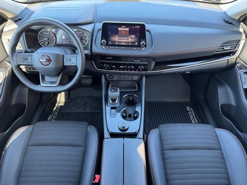 Used 2025 Nissan Rogue SV w/ Rock Creek Premium Package image 11