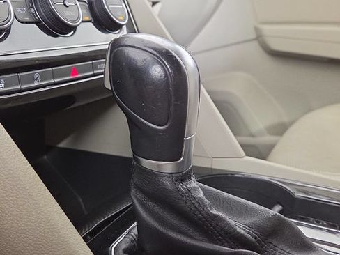 Used 2018 Volkswagen Atlas SEL Premium AWD/4WD image 20