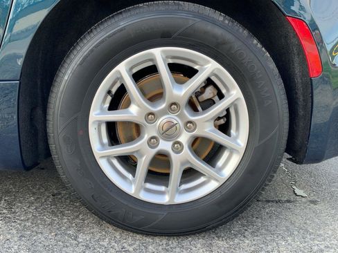 Used 2025 Chrysler Pacifica Select FWD image 28