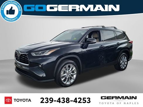 Used 2023 Toyota Highlander Limited FWD image 12