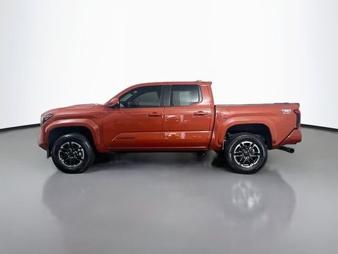 Used 2025 Toyota Tacoma TRD Sport AWD/4WD image 6