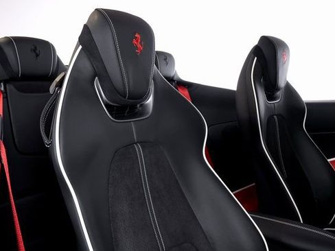 Certified 2025 Ferrari Roma Spider RWD image 53