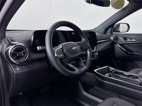 Used 2025 Chevrolet Equinox LT image 9