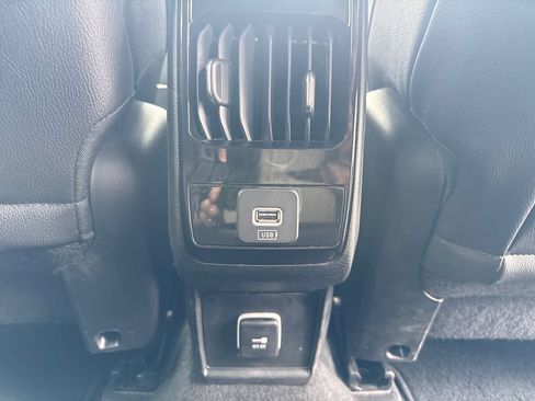 Used 2025 Jeep Compass Limited AWD/4WD image 12