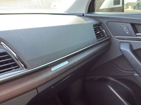 Used 2021 Audi Q5 Premium Plus w/ Premium Plus Package image 20