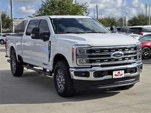 Used 2024 Ford F250 Lariat image 3
