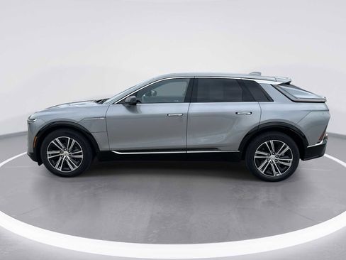 Certified 2024 Cadillac Lyriq Luxury AWD/4WD image 6
