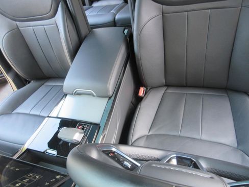 Used 2024 Land Rover Range Rover Sport SE AWD/4WD image 14