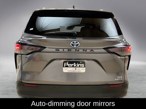 Used 2024 Toyota Sienna XLE image 6
