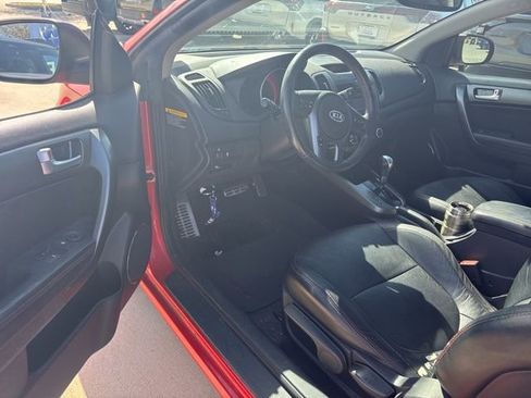 Used 2010 Kia Forte Koup SX image 9