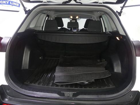 Used 2021 Toyota RAV4 LE image 9