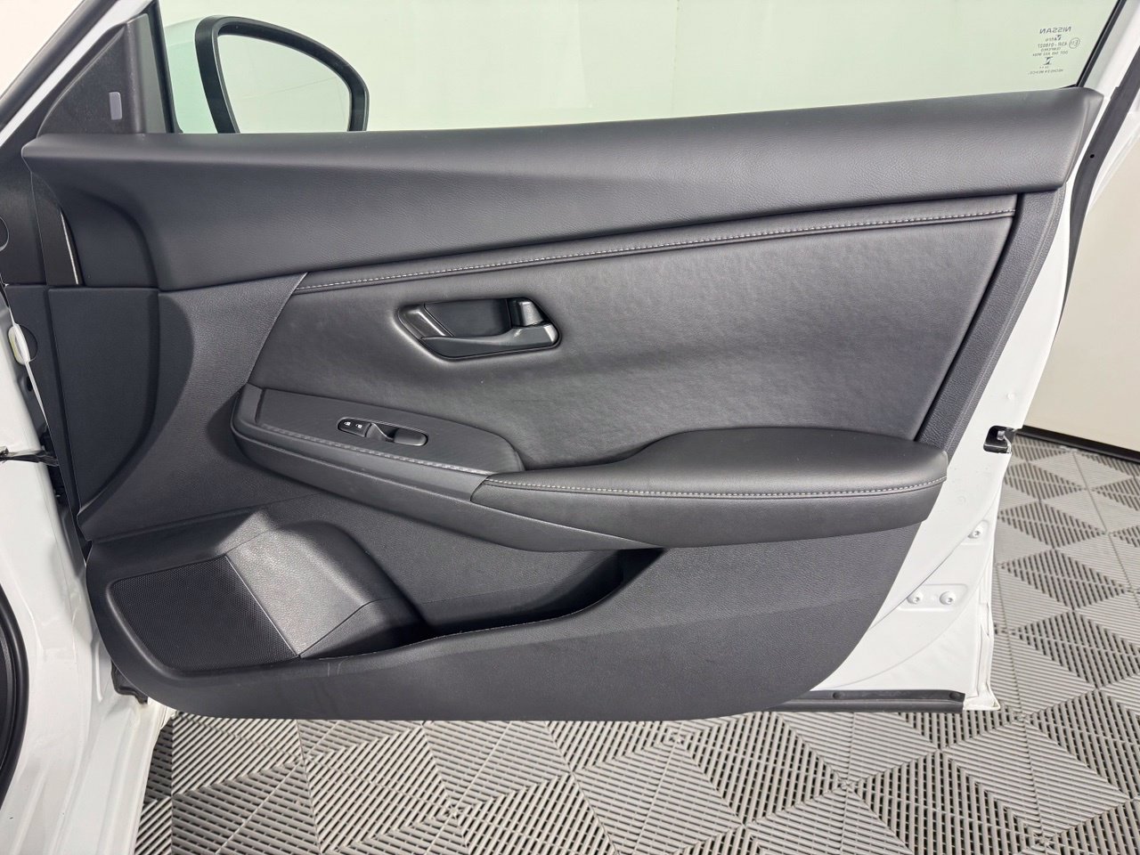 Used 2025 Nissan Sentra S FWD image 30