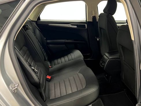 Used 2020 Ford Fusion SE FWD image 33