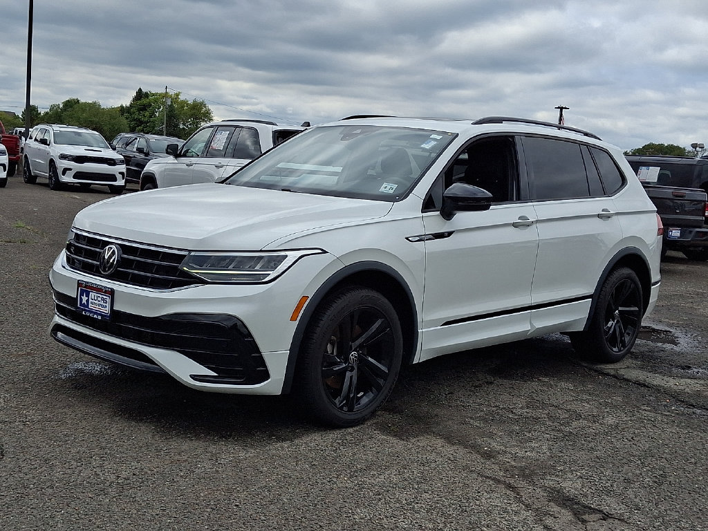 Used 2023 Volkswagen Tiguan SE R-Line AWD/4WD image 6