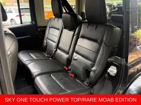 Used 2019 Jeep Wrangler Unlimited Sahara w/ Quick Order Package 24M Moab AWD/4WD image 31
